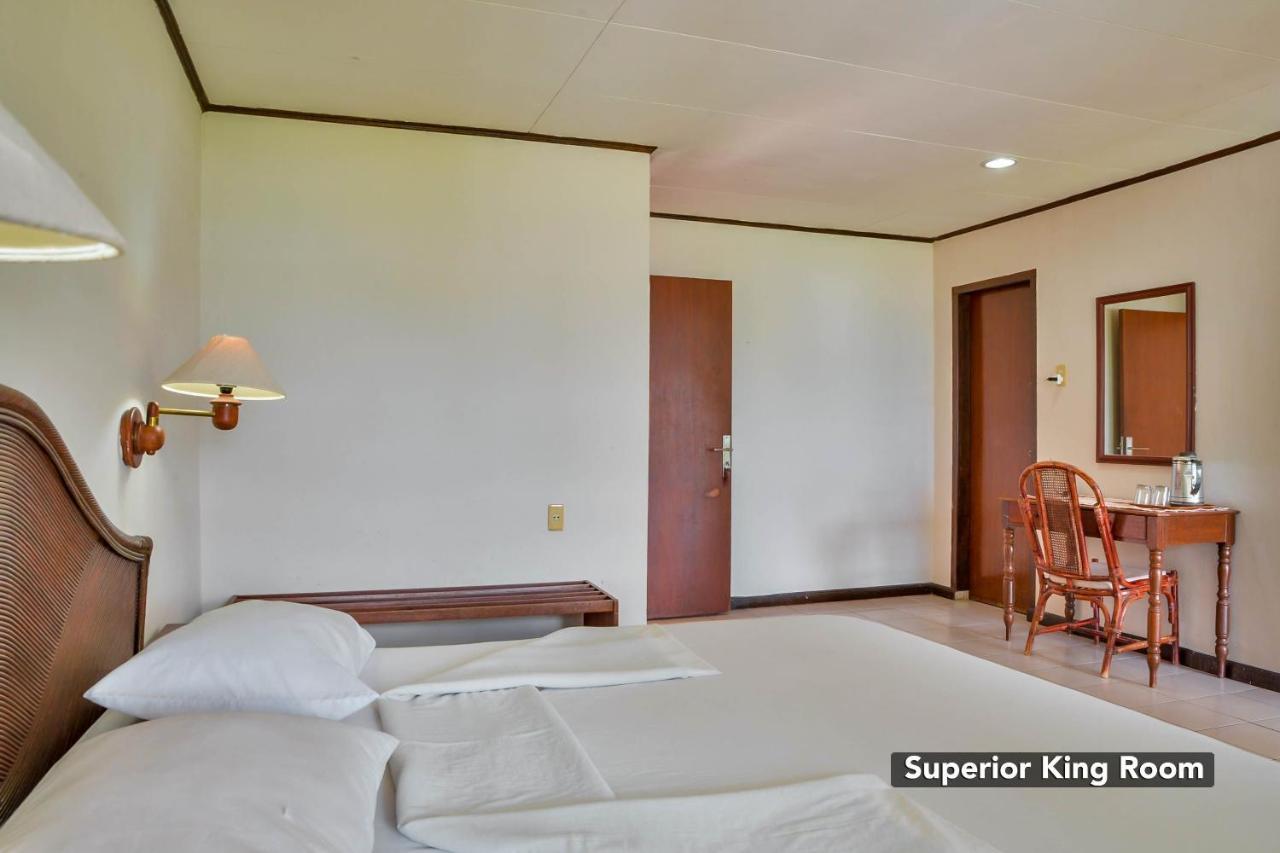 Ambarita Silintong Hotel מראה חיצוני תמונה