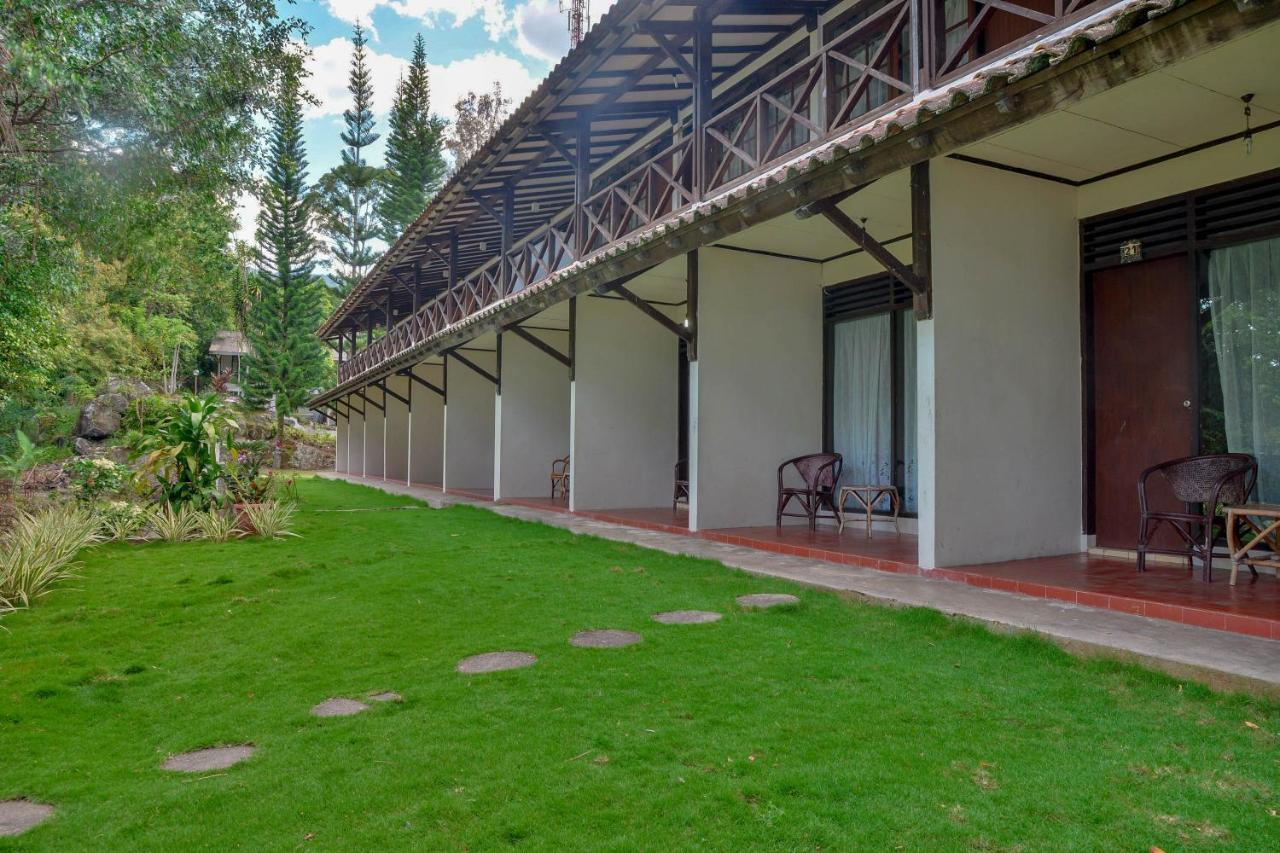 Ambarita Silintong Hotel מראה חיצוני תמונה