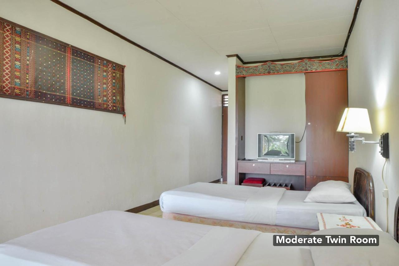 Ambarita Silintong Hotel מראה חיצוני תמונה