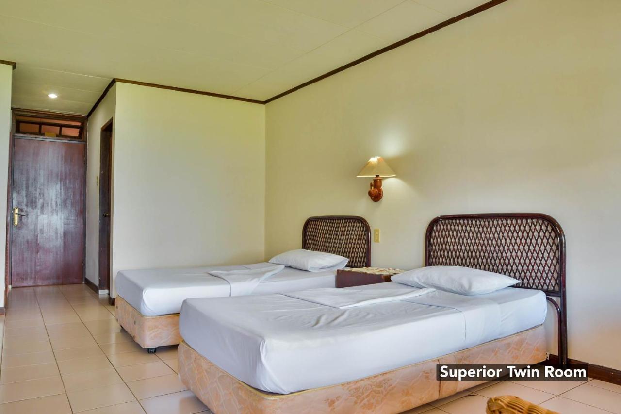 Ambarita Silintong Hotel מראה חיצוני תמונה
