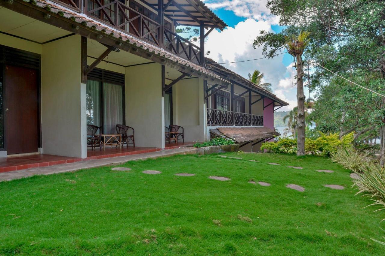 Ambarita Silintong Hotel מראה חיצוני תמונה