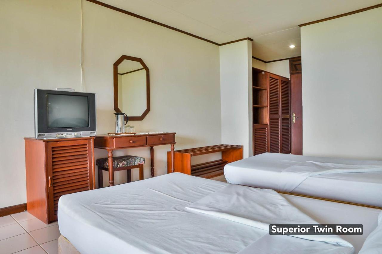 Ambarita Silintong Hotel מראה חיצוני תמונה