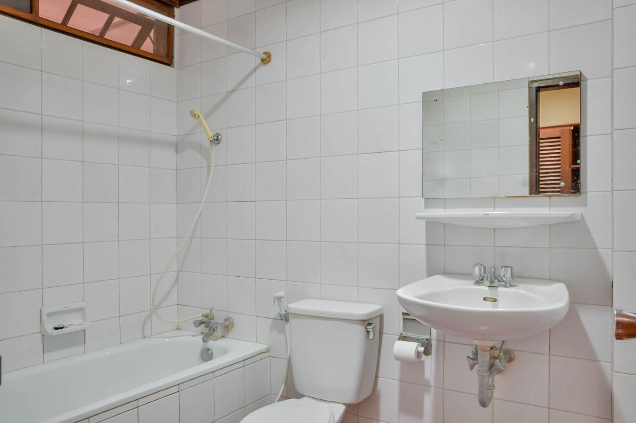 Ambarita Silintong Hotel מראה חיצוני תמונה