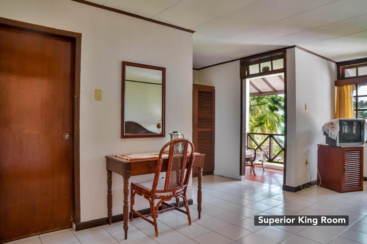 Ambarita Silintong Hotel מראה חיצוני תמונה