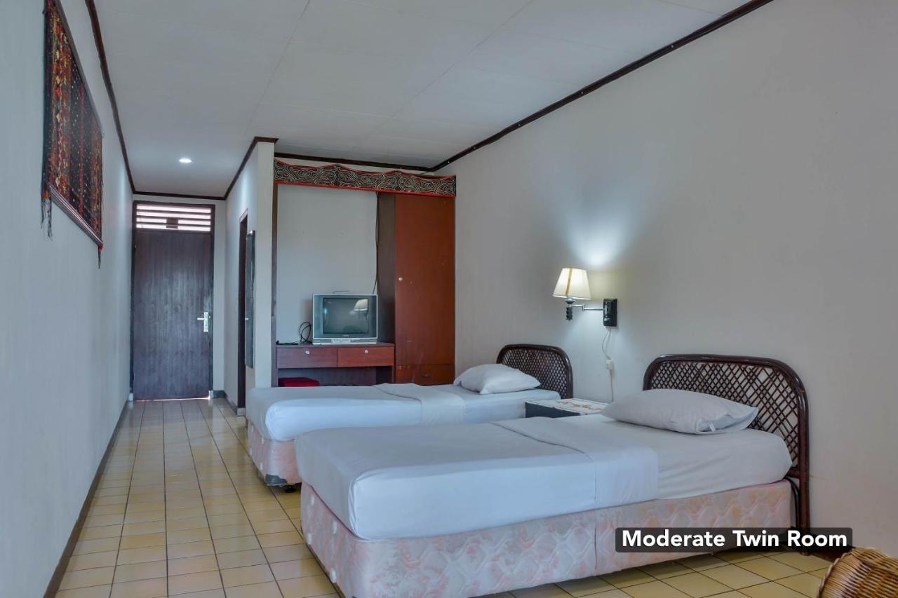 Ambarita Silintong Hotel מראה חיצוני תמונה